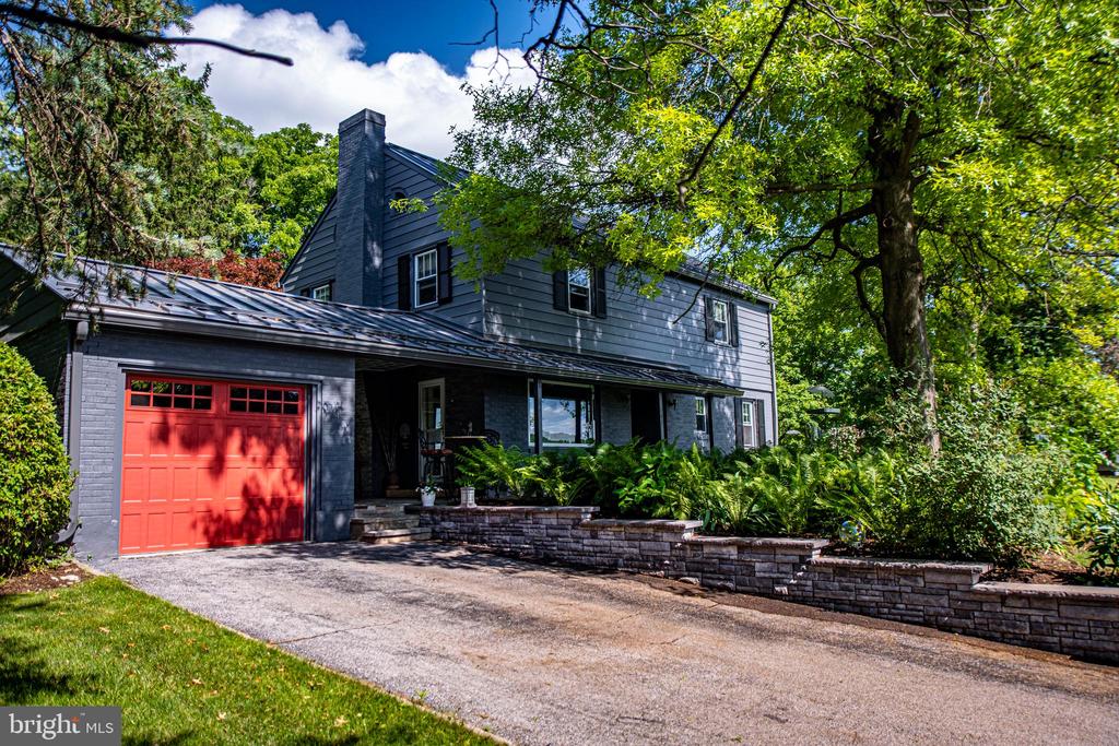 101 HILLVIEW AVENUE