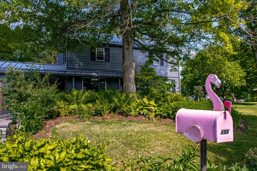 101 HILLVIEW AVENUE