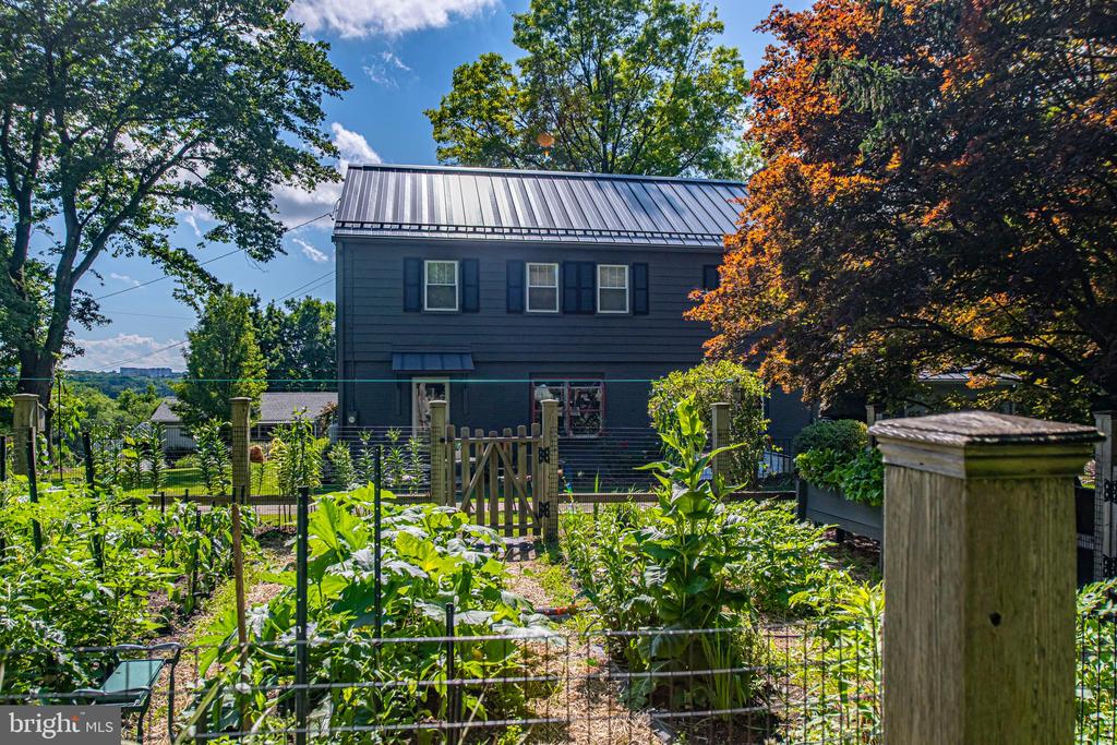 101 HILLVIEW AVENUE