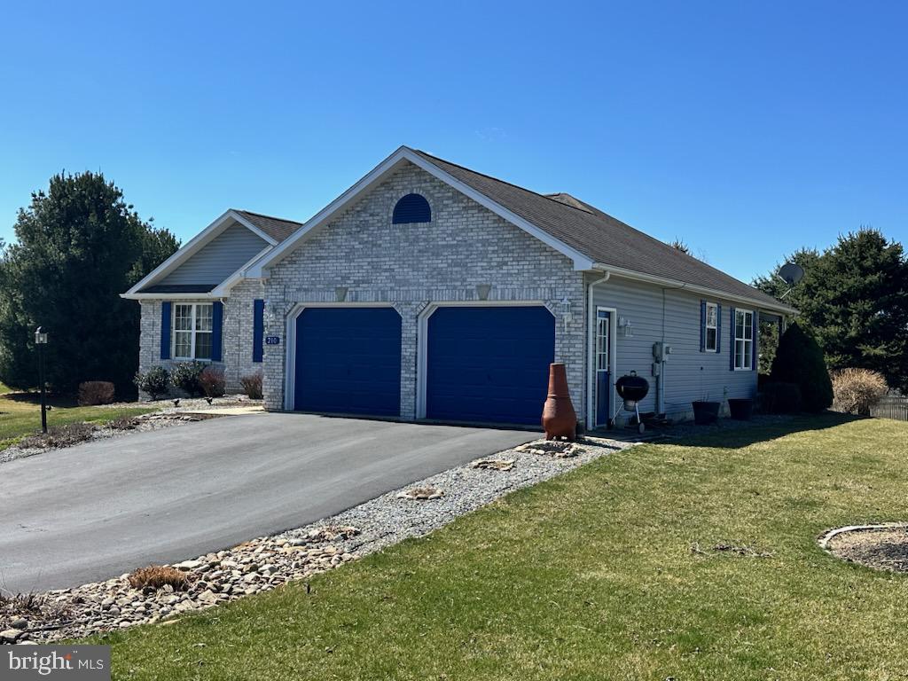 210 WALKER CROSSING