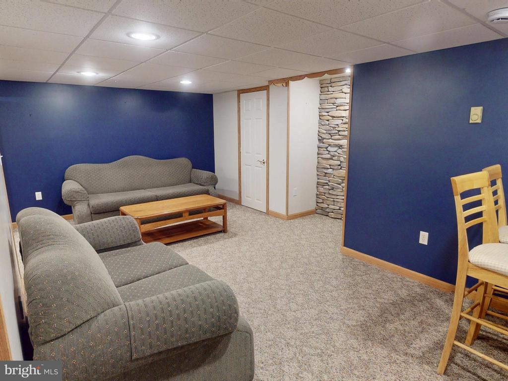 210 WALKER CROSSING