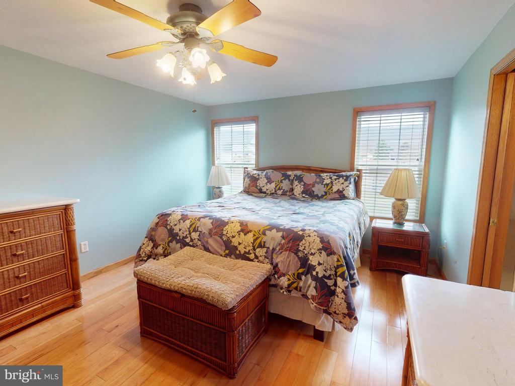 210 WALKER CROSSING