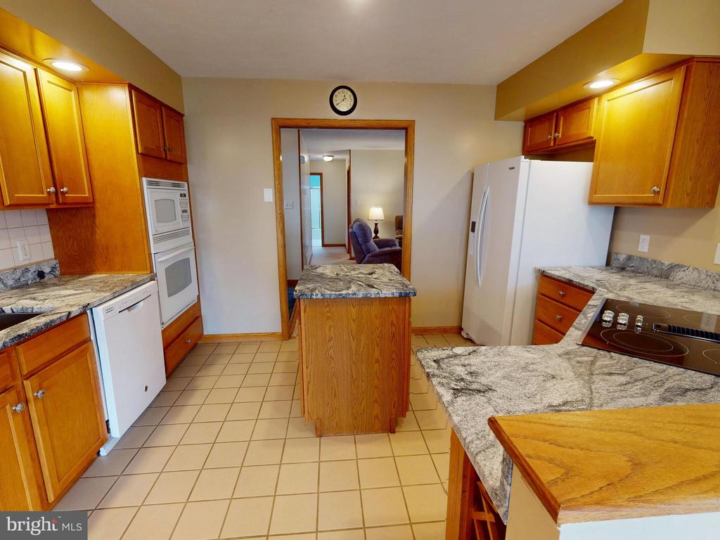 210 WALKER CROSSING