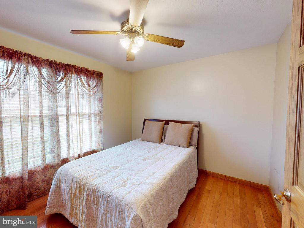 210 WALKER CROSSING
