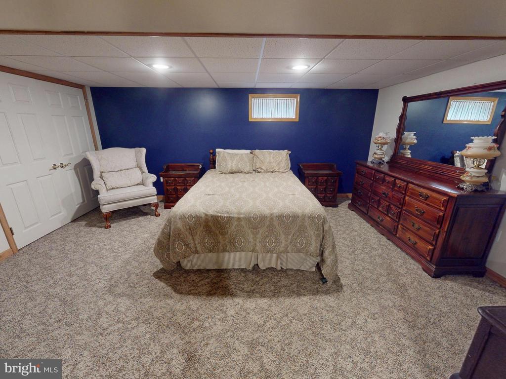 210 WALKER CROSSING