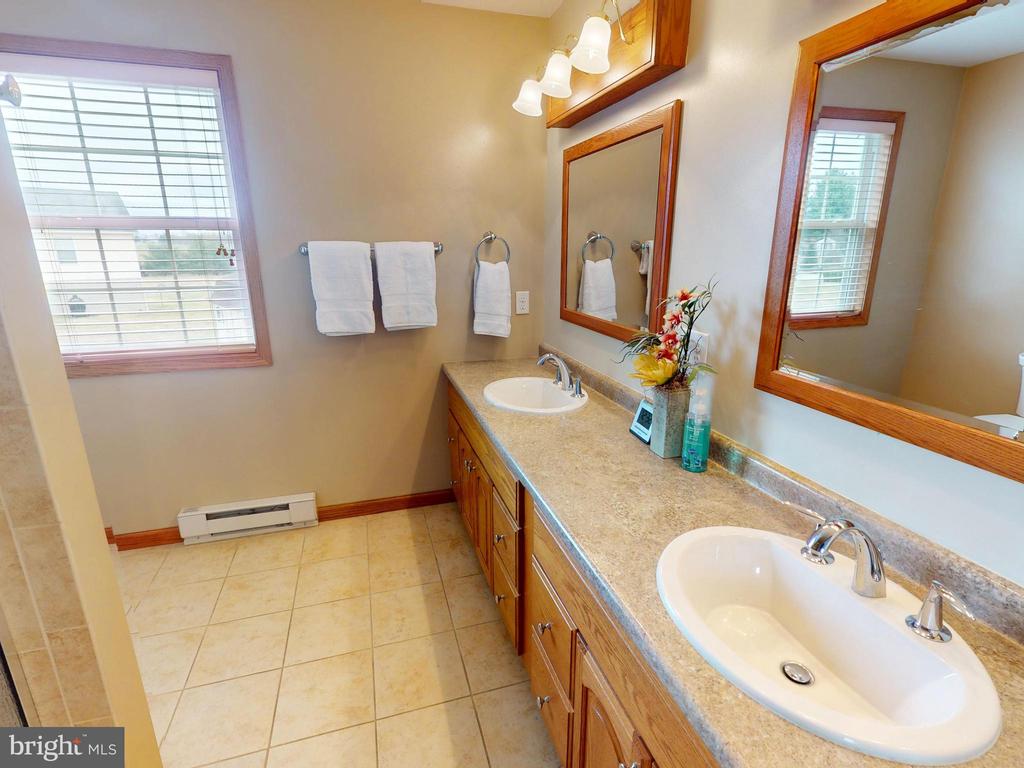 210 WALKER CROSSING