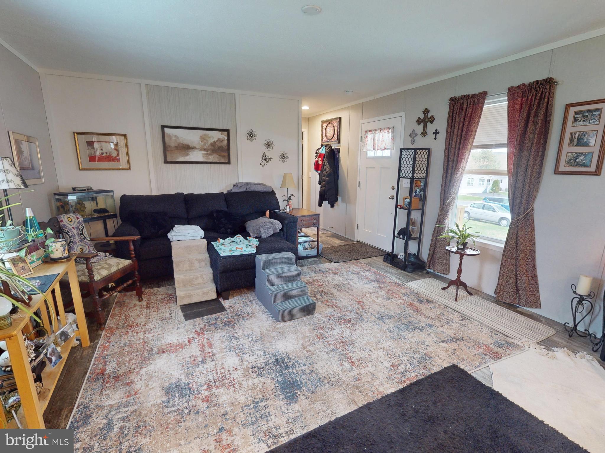 642 MAPLE DRIVE