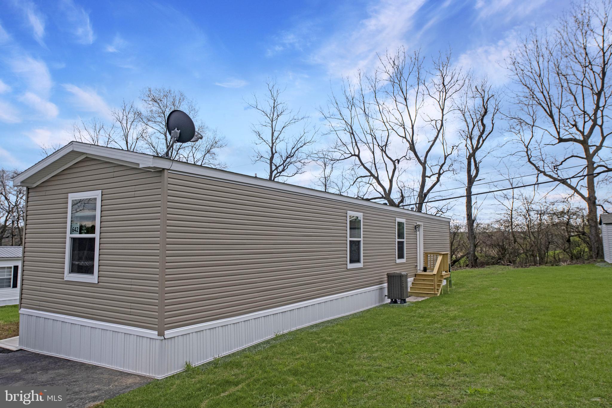 642 MAPLE DRIVE