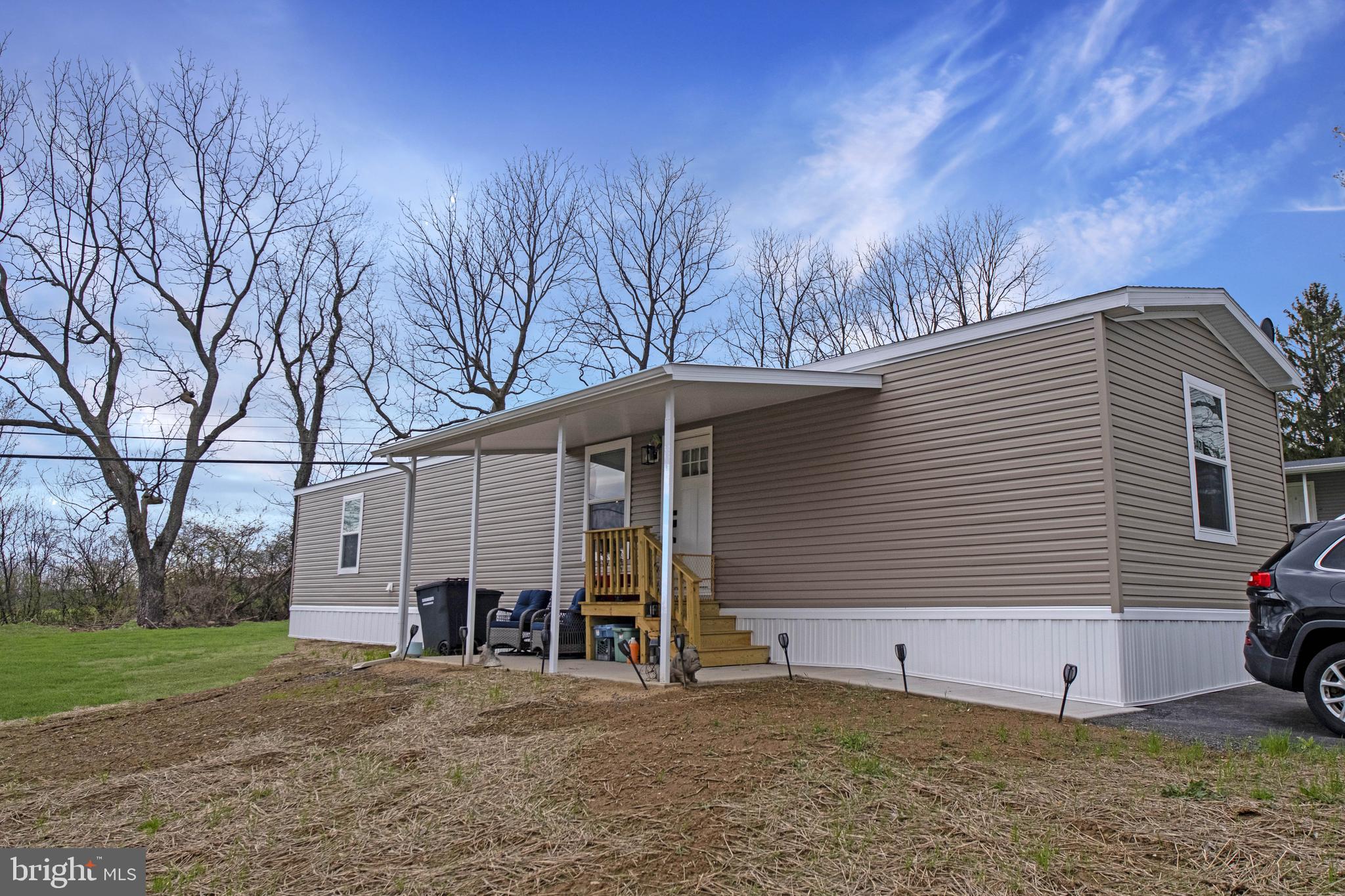 642 MAPLE DRIVE