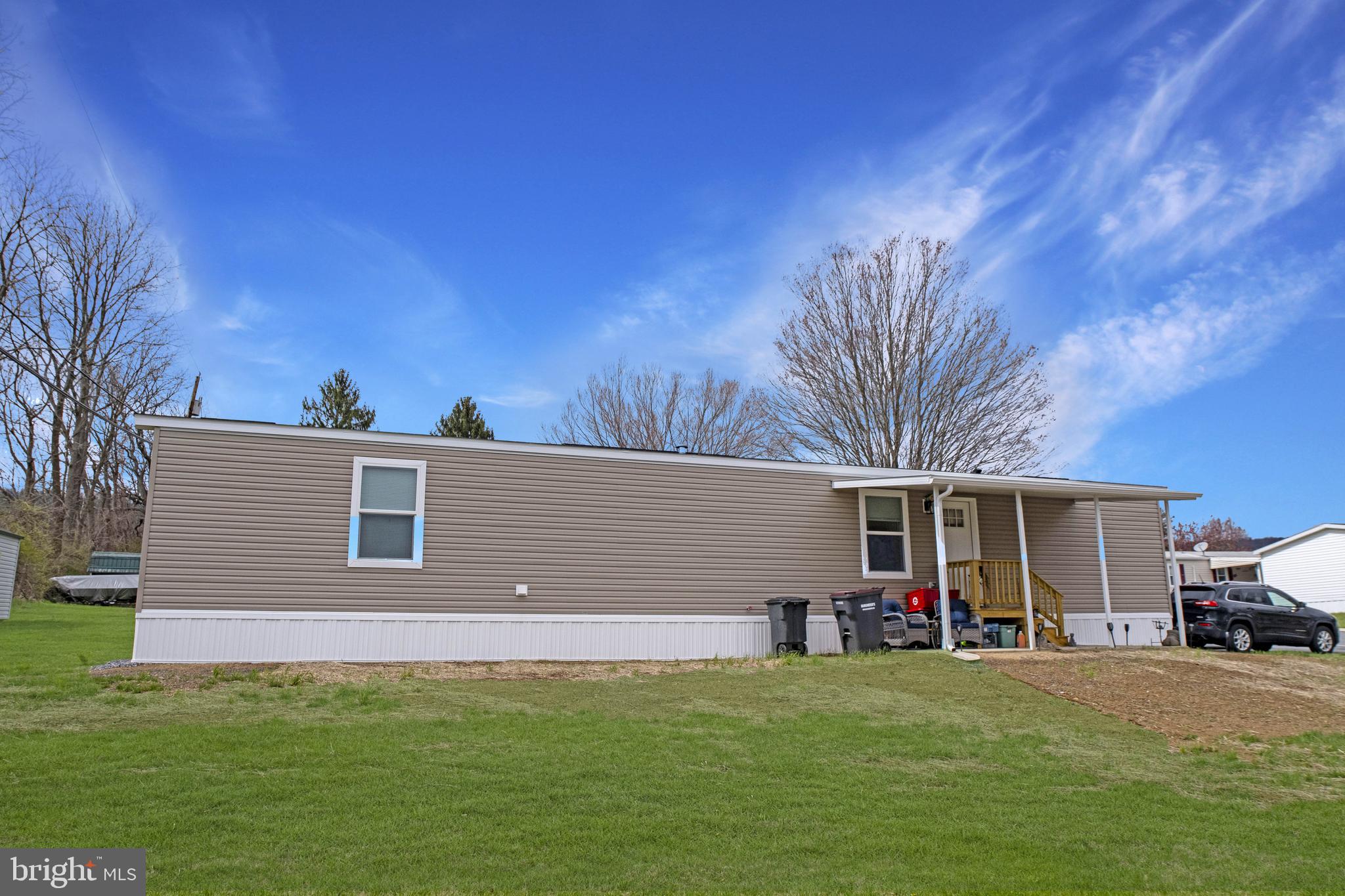 642 MAPLE DRIVE