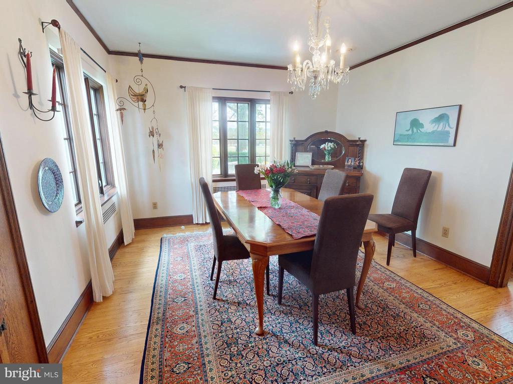 439 W PARK AVENUE