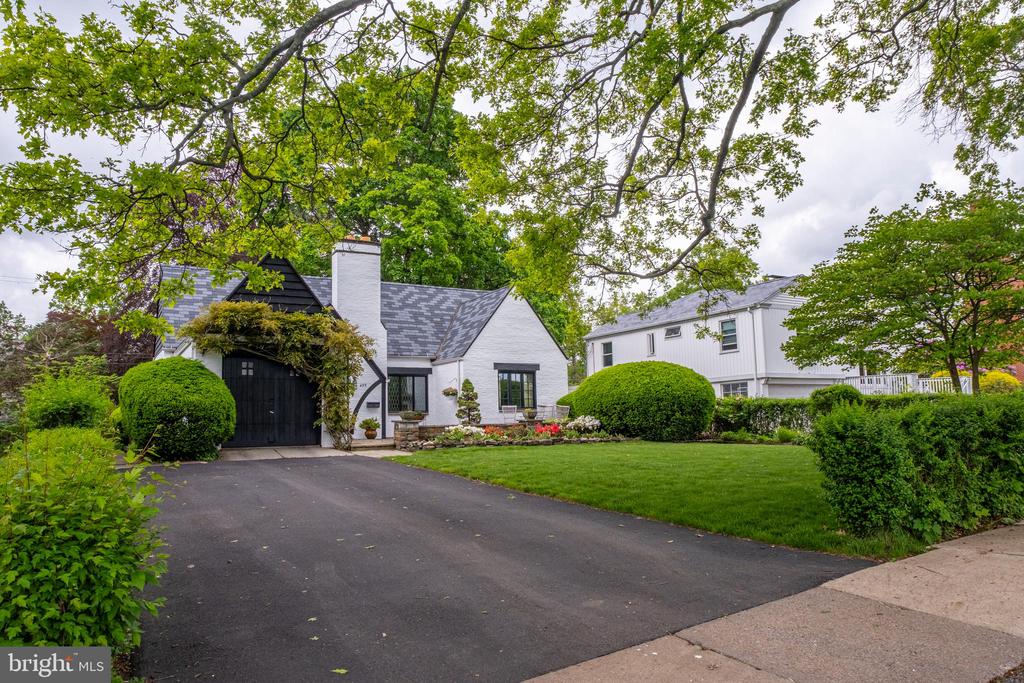 439 W PARK AVENUE