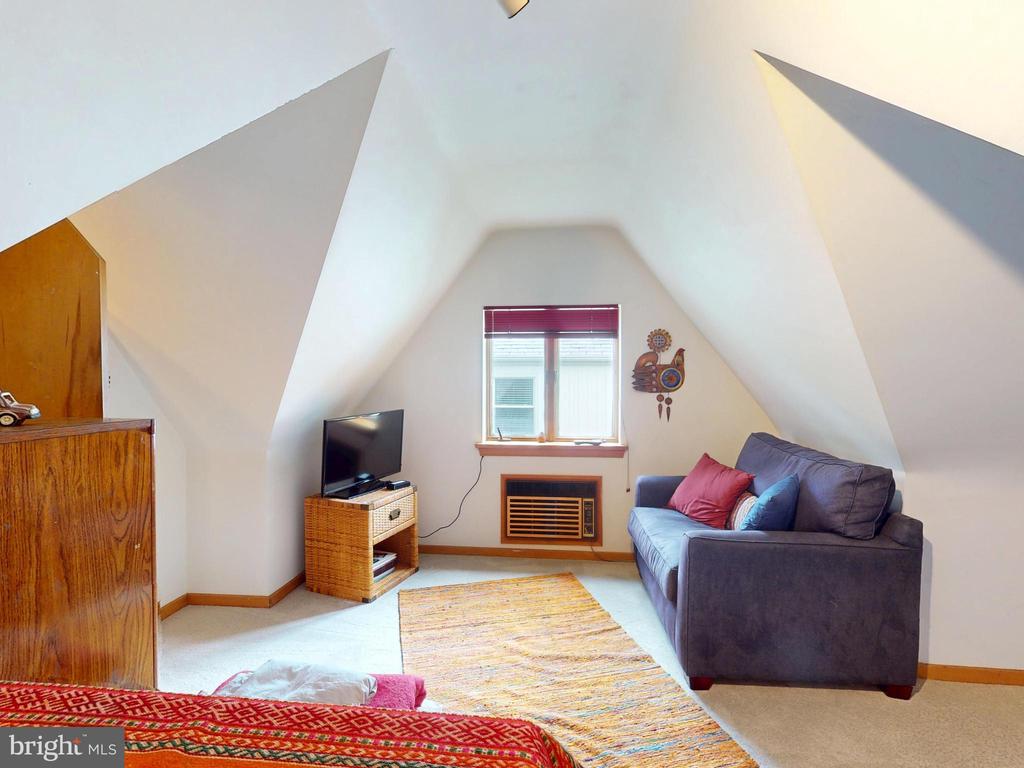439 W PARK AVENUE