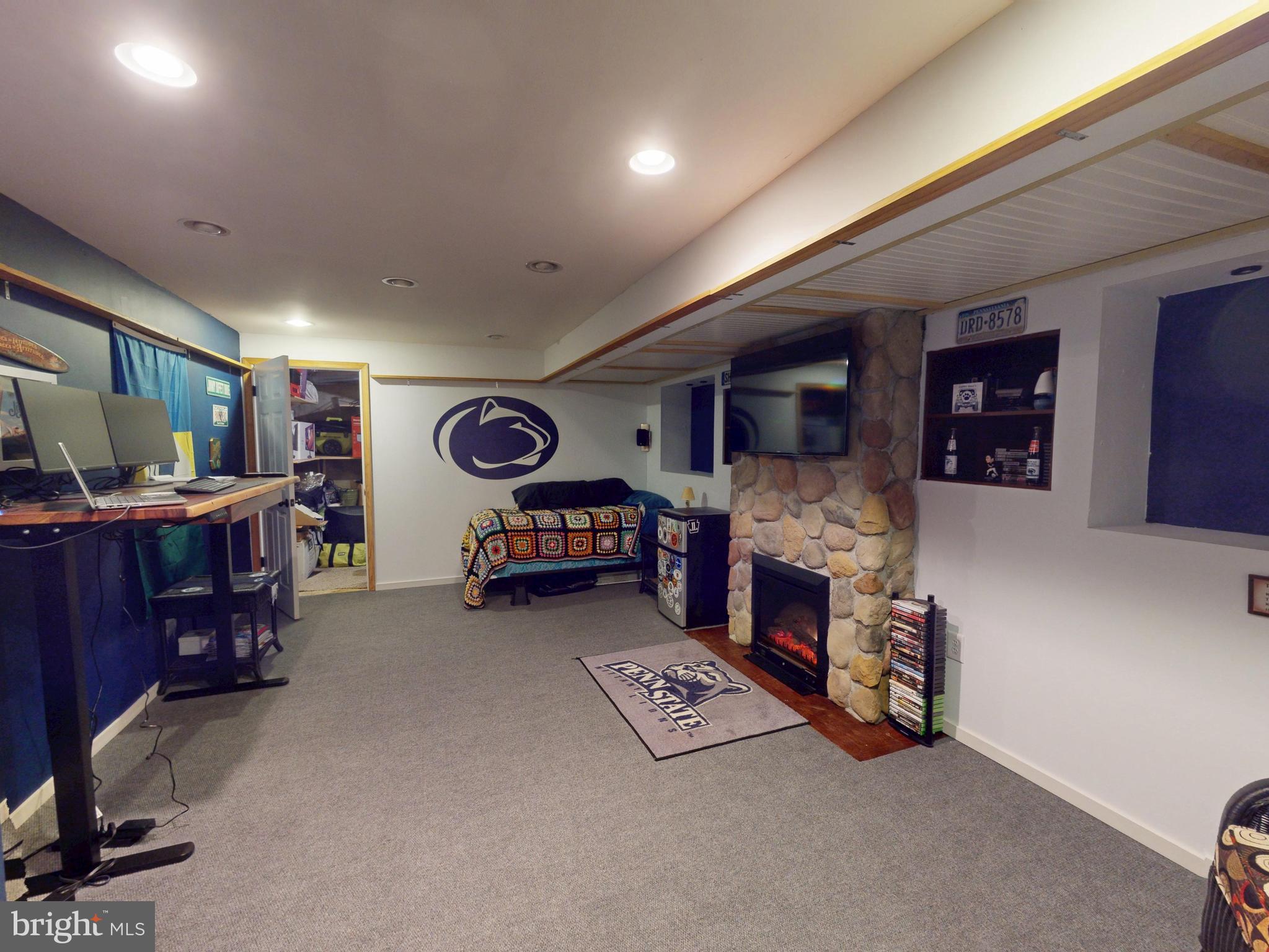 106 PEBBLE LANE