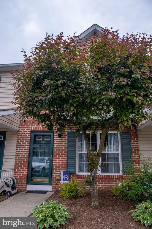 106 PEBBLE LANE