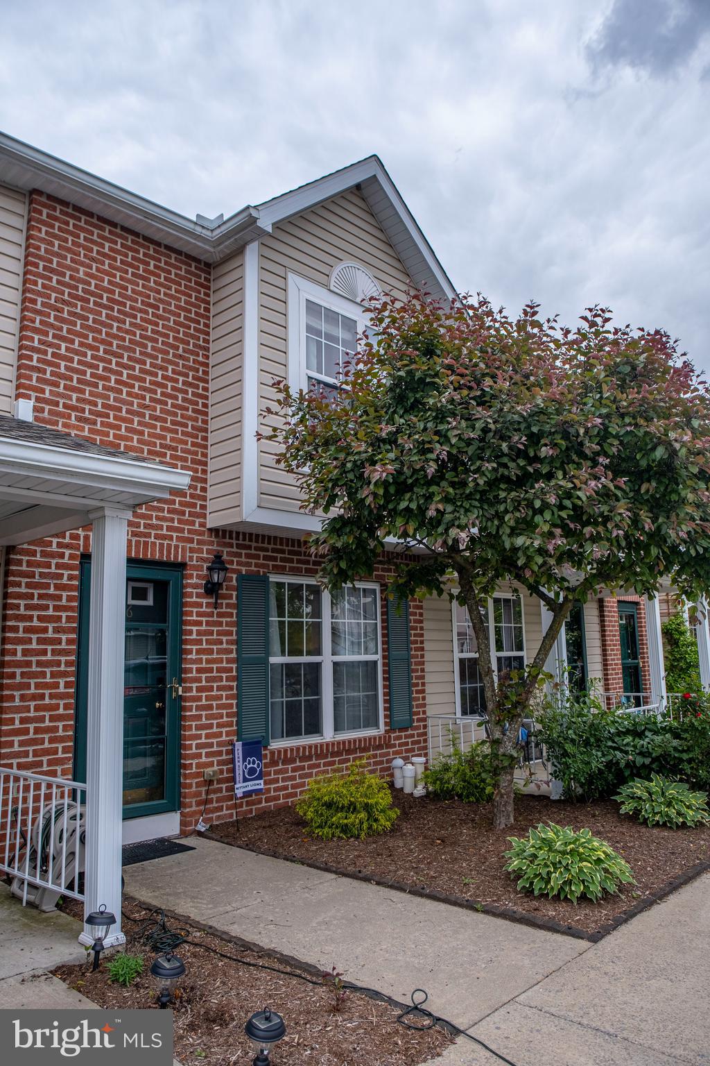 106 PEBBLE LANE