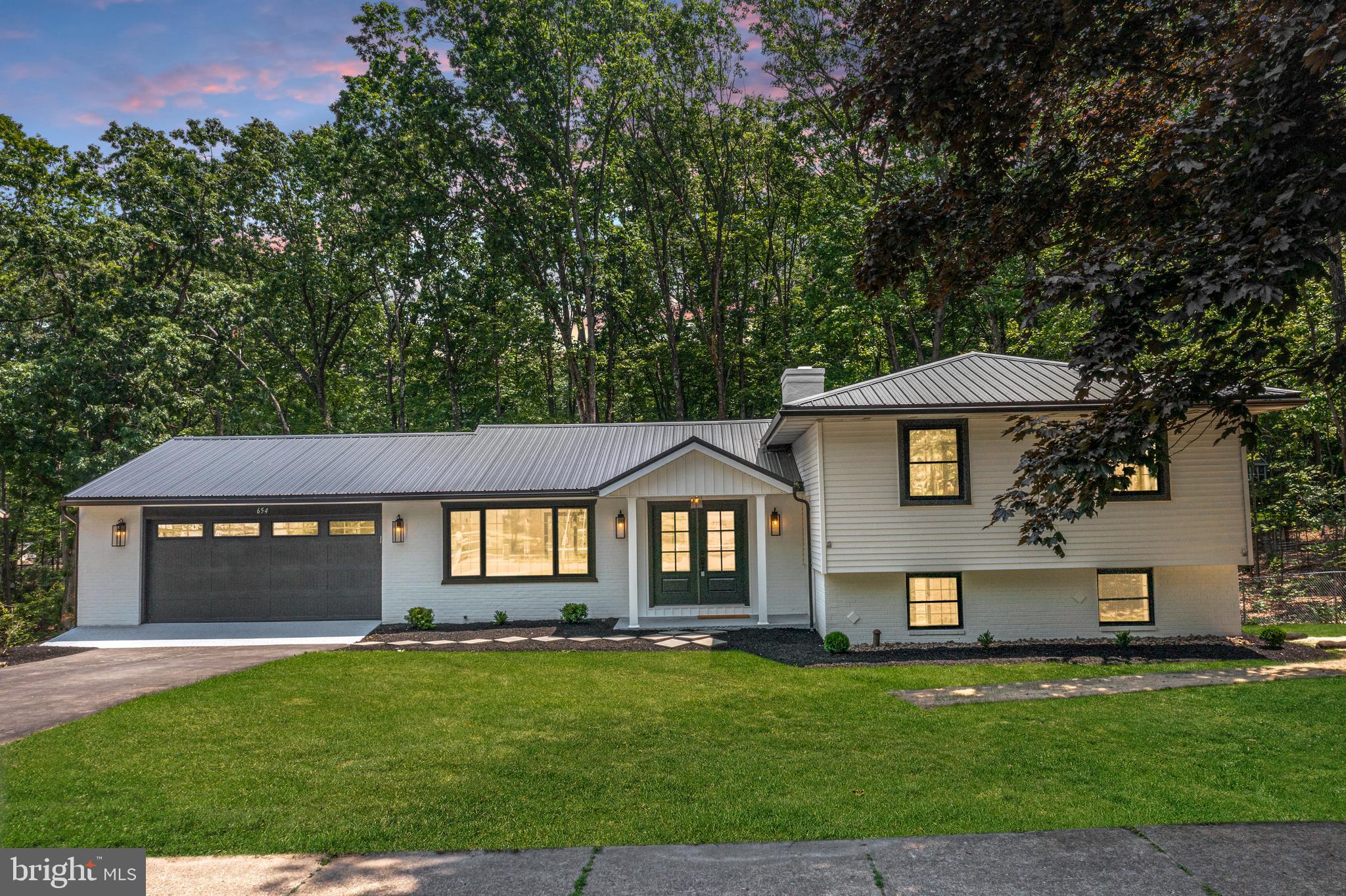 654 DEVONSHIRE DRIVE