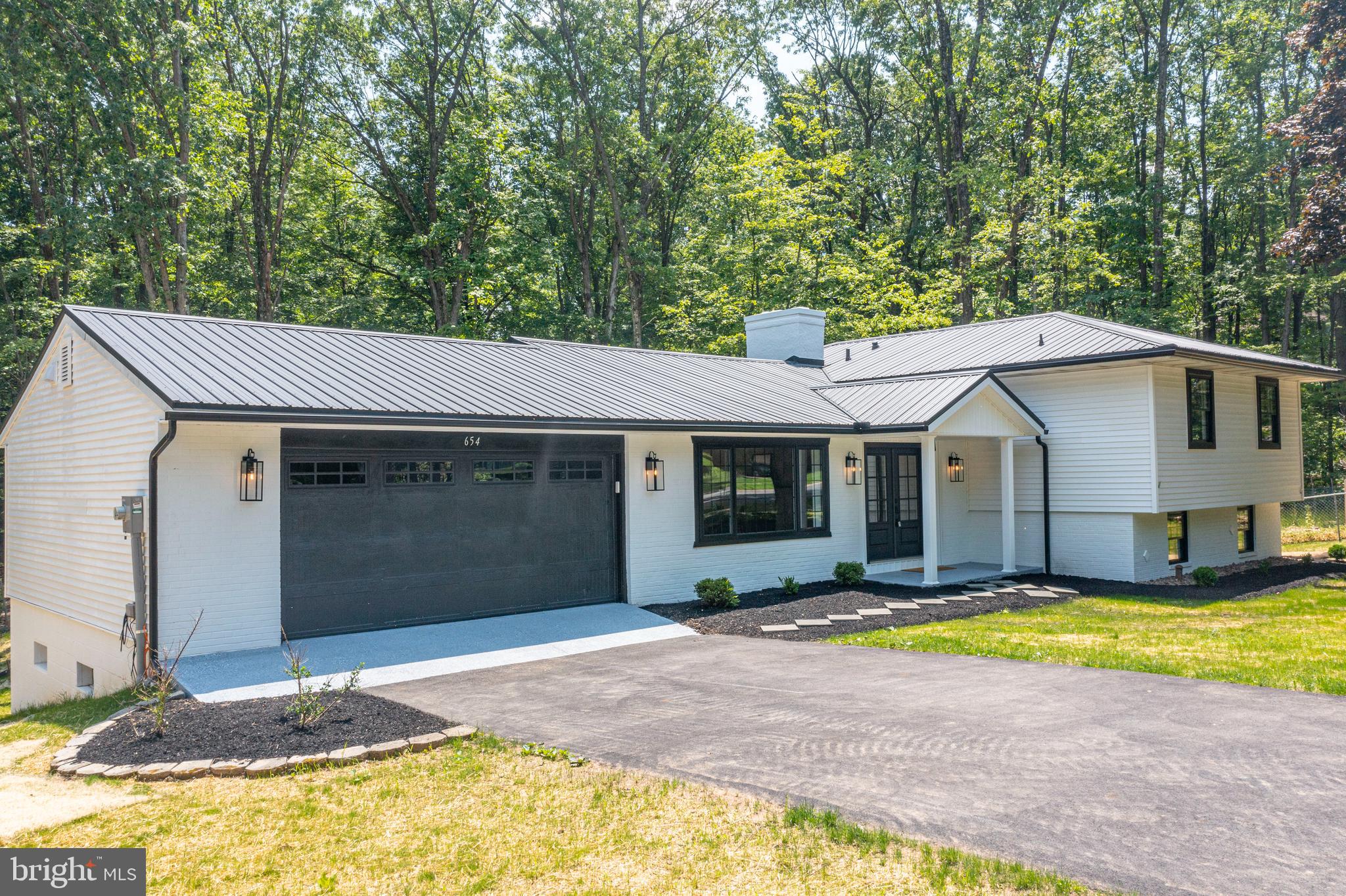 654 DEVONSHIRE DRIVE