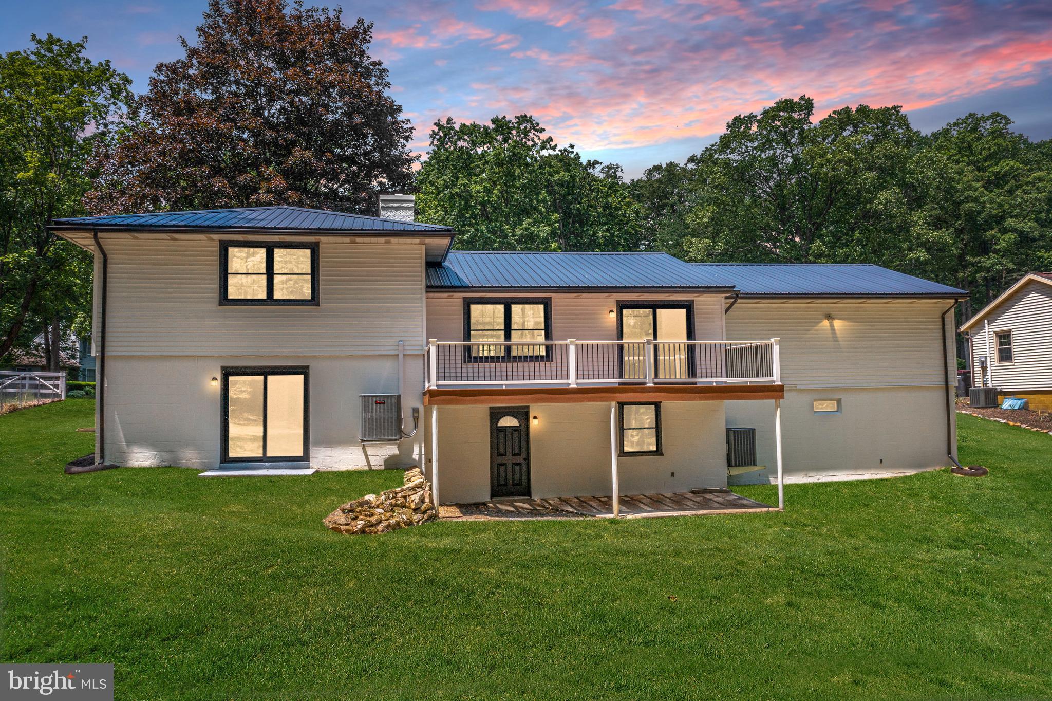 654 DEVONSHIRE DRIVE