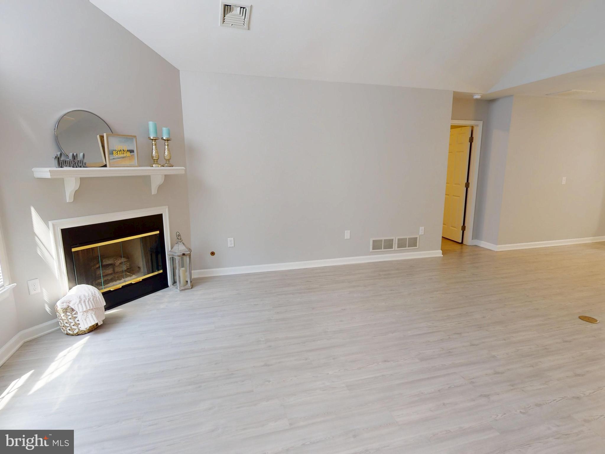 3301 SHELLERS BEND 943