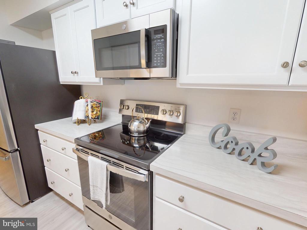 3301 SHELLERS BEND 943
