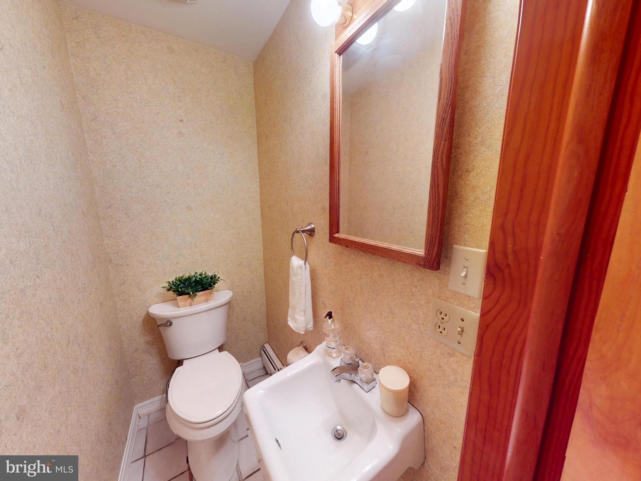 102 W MARYLYN AVENUE