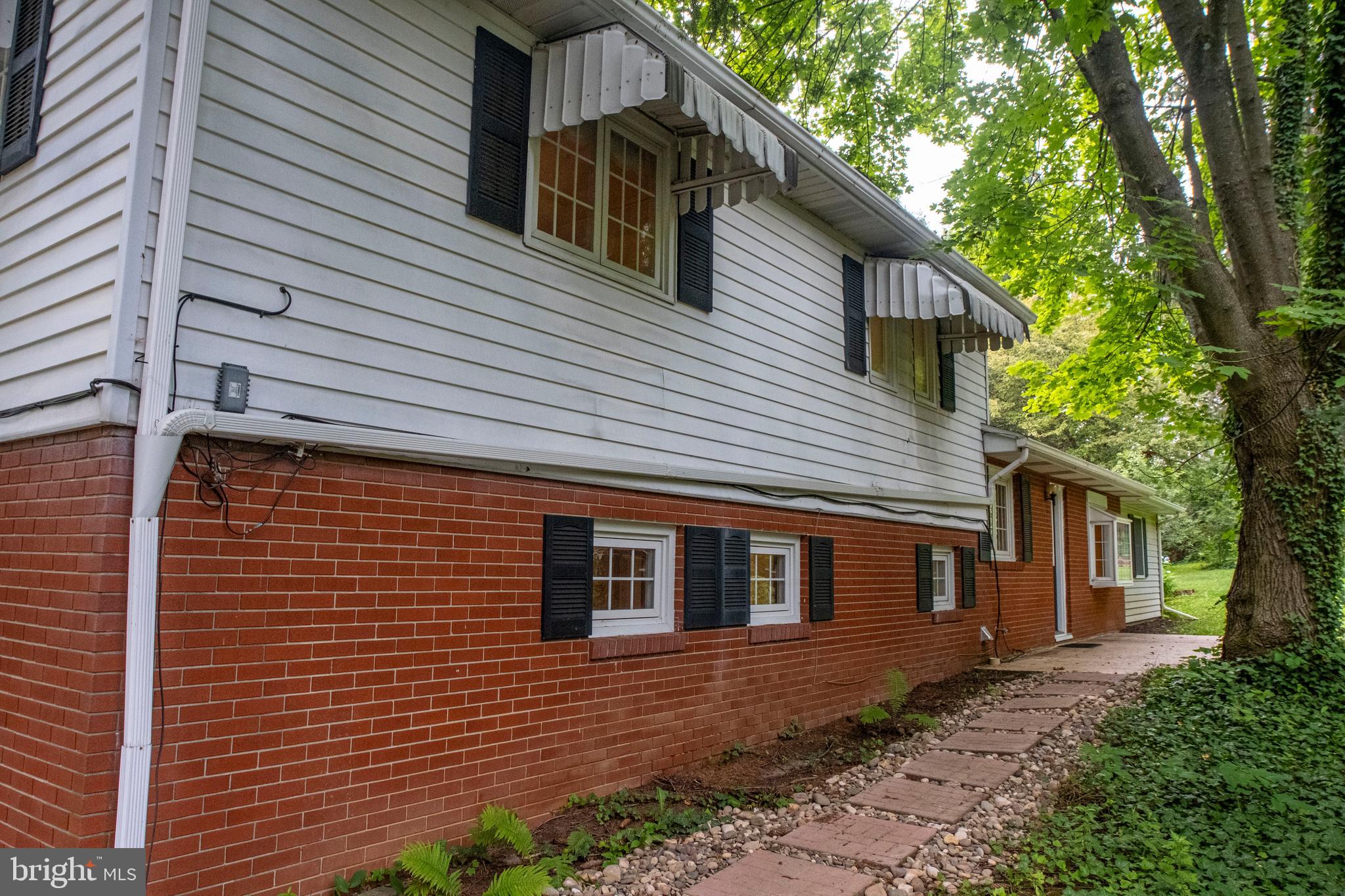 102 W MARYLYN AVENUE