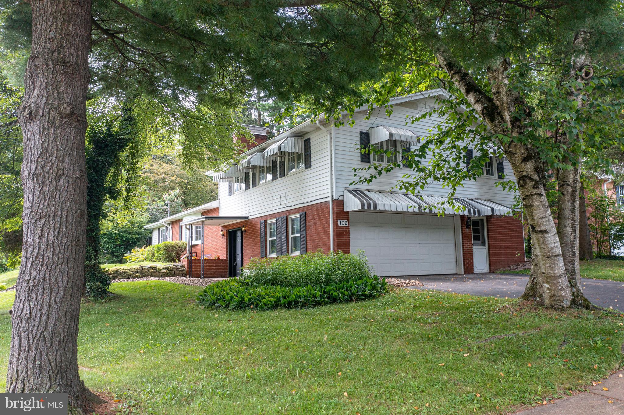 102 W MARYLYN AVENUE