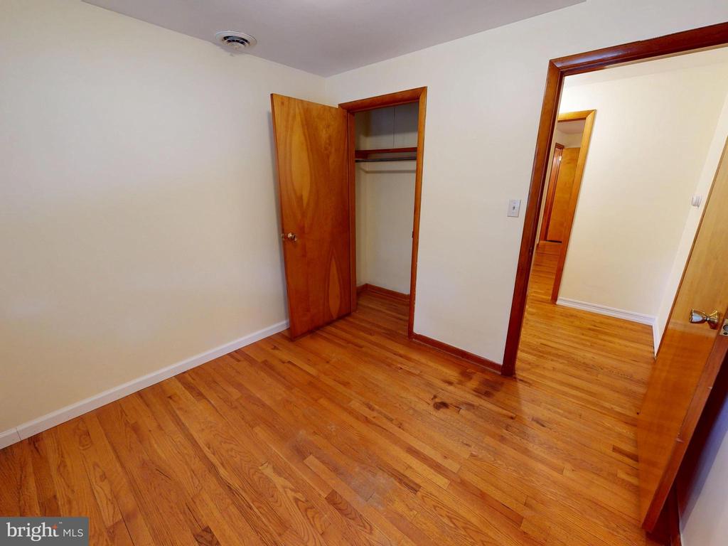 102 W MARYLYN AVENUE