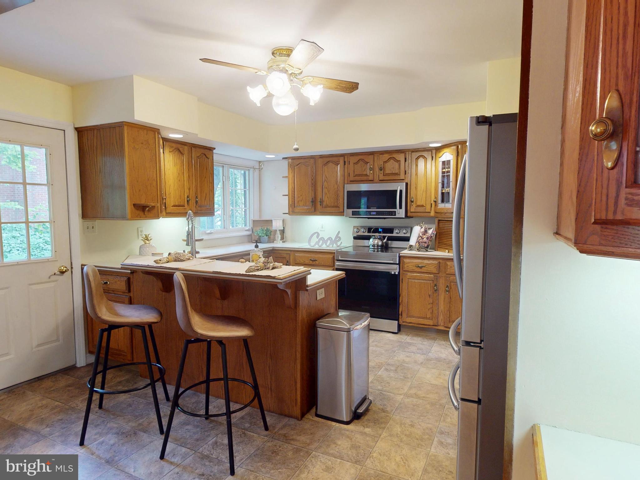 102 W MARYLYN AVENUE