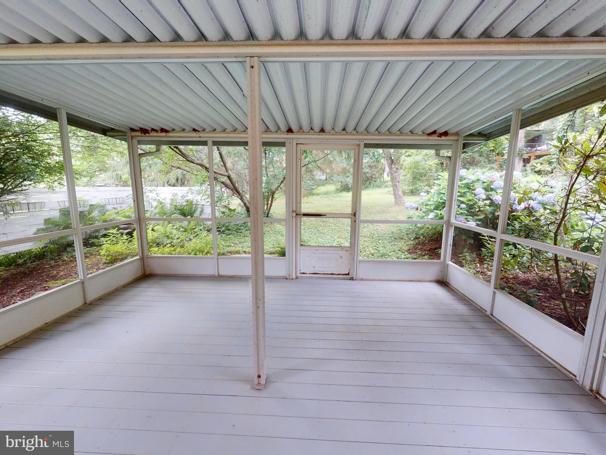 102 W MARYLYN AVENUE