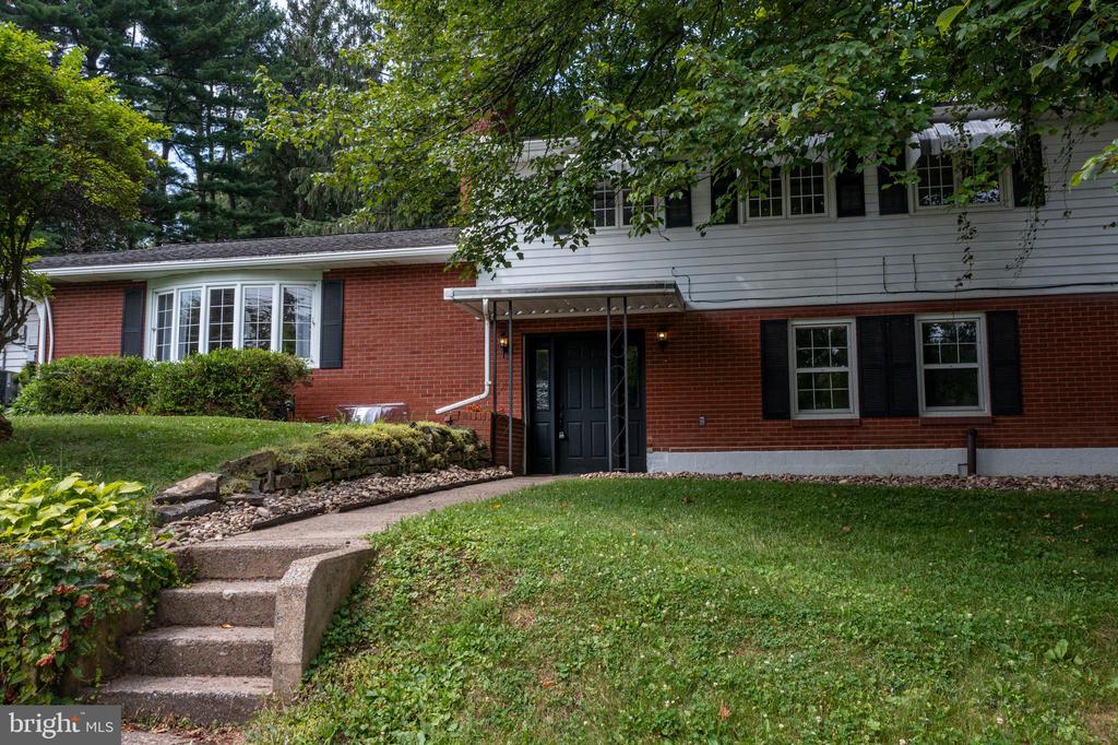 102 W MARYLYN AVENUE