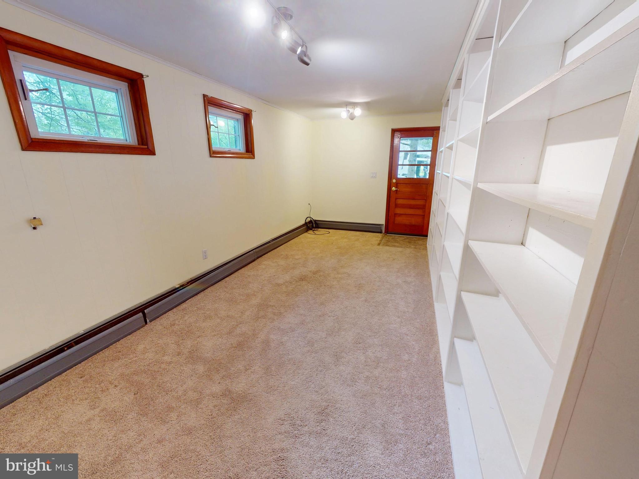 102 W MARYLYN AVENUE