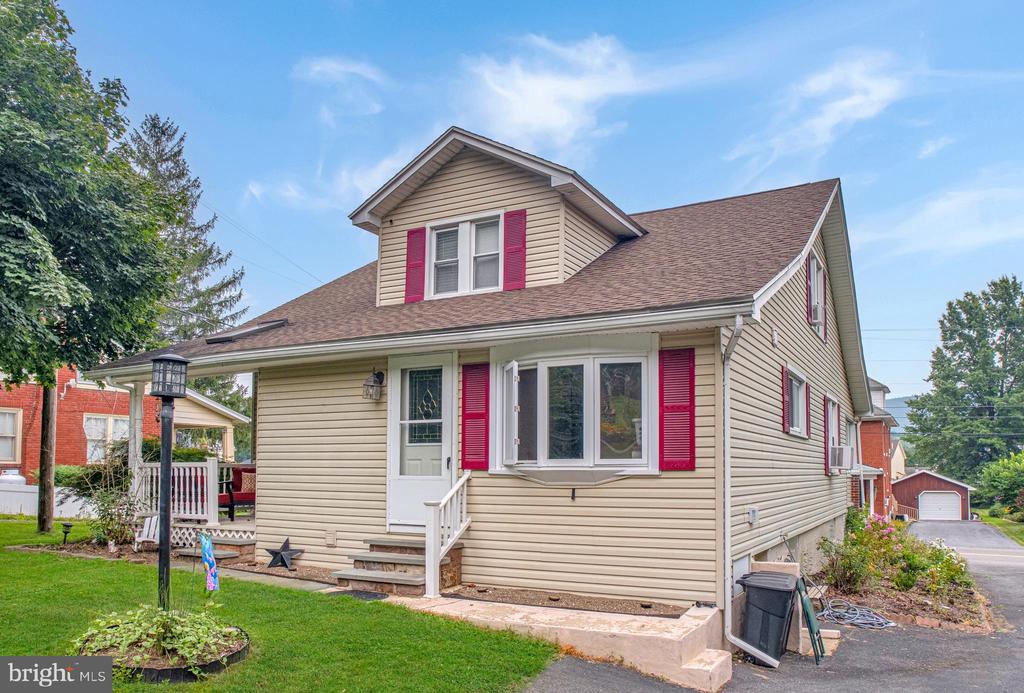 157 LONG STREET