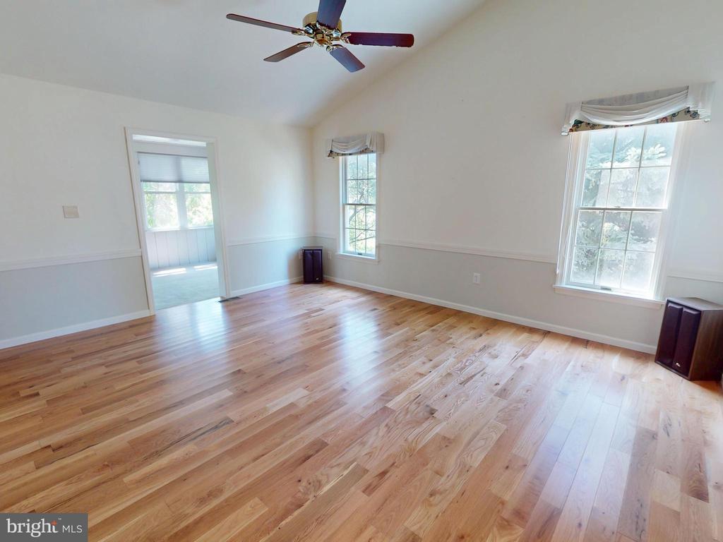 128 COLONIAL COURT