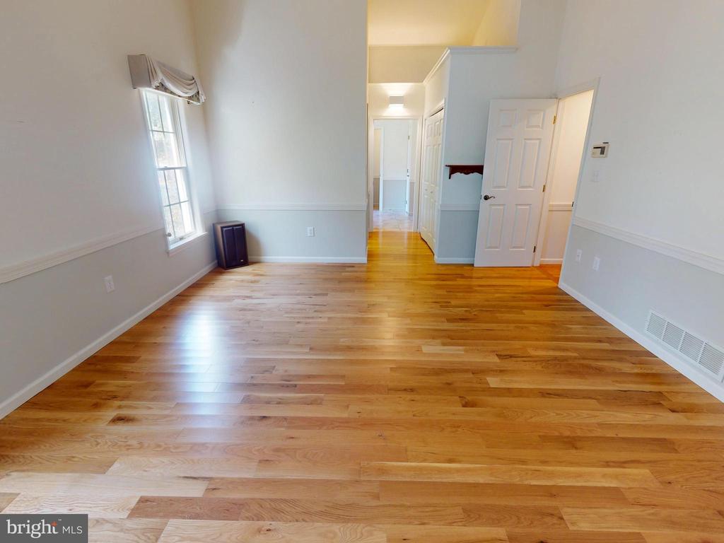128 COLONIAL COURT