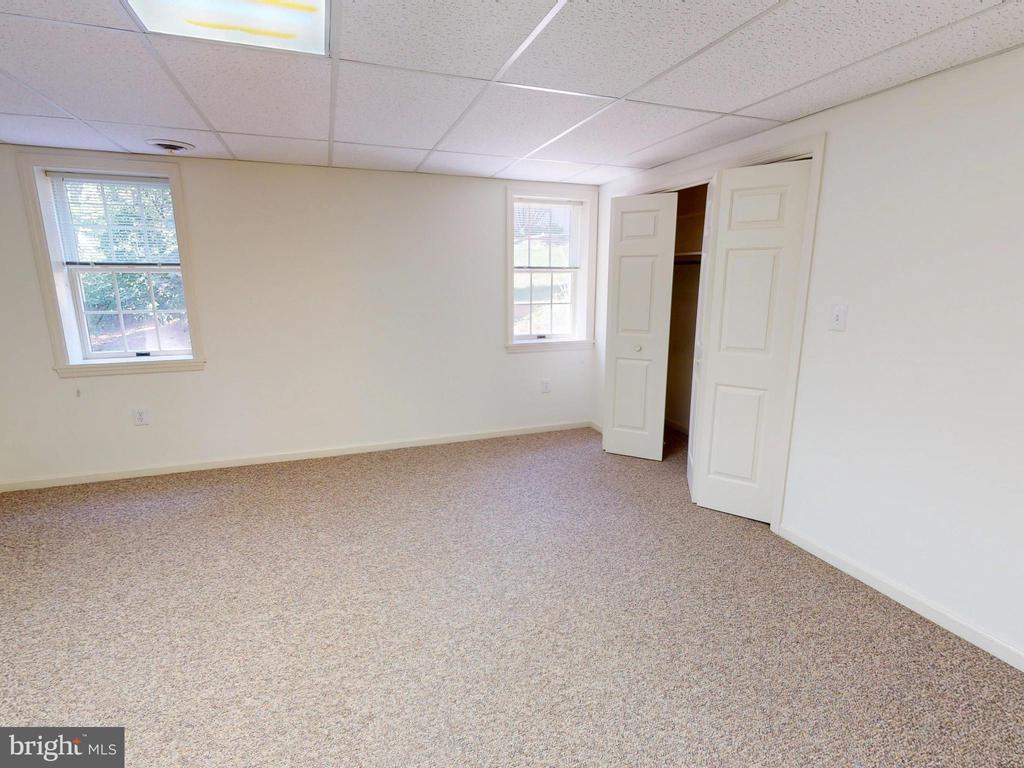128 COLONIAL COURT