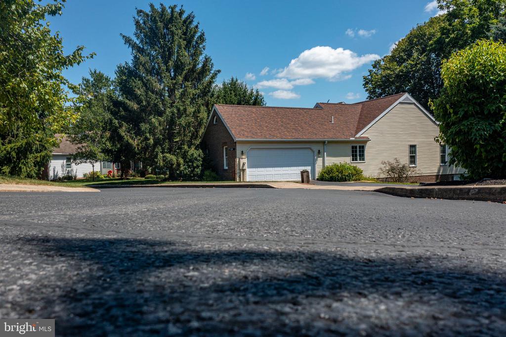 128 COLONIAL COURT
