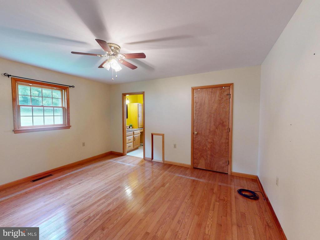 129 WALKER DRIVE