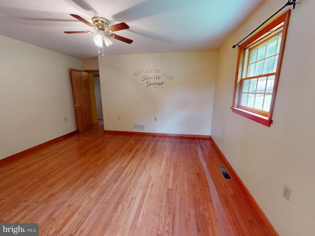 129 WALKER DRIVE