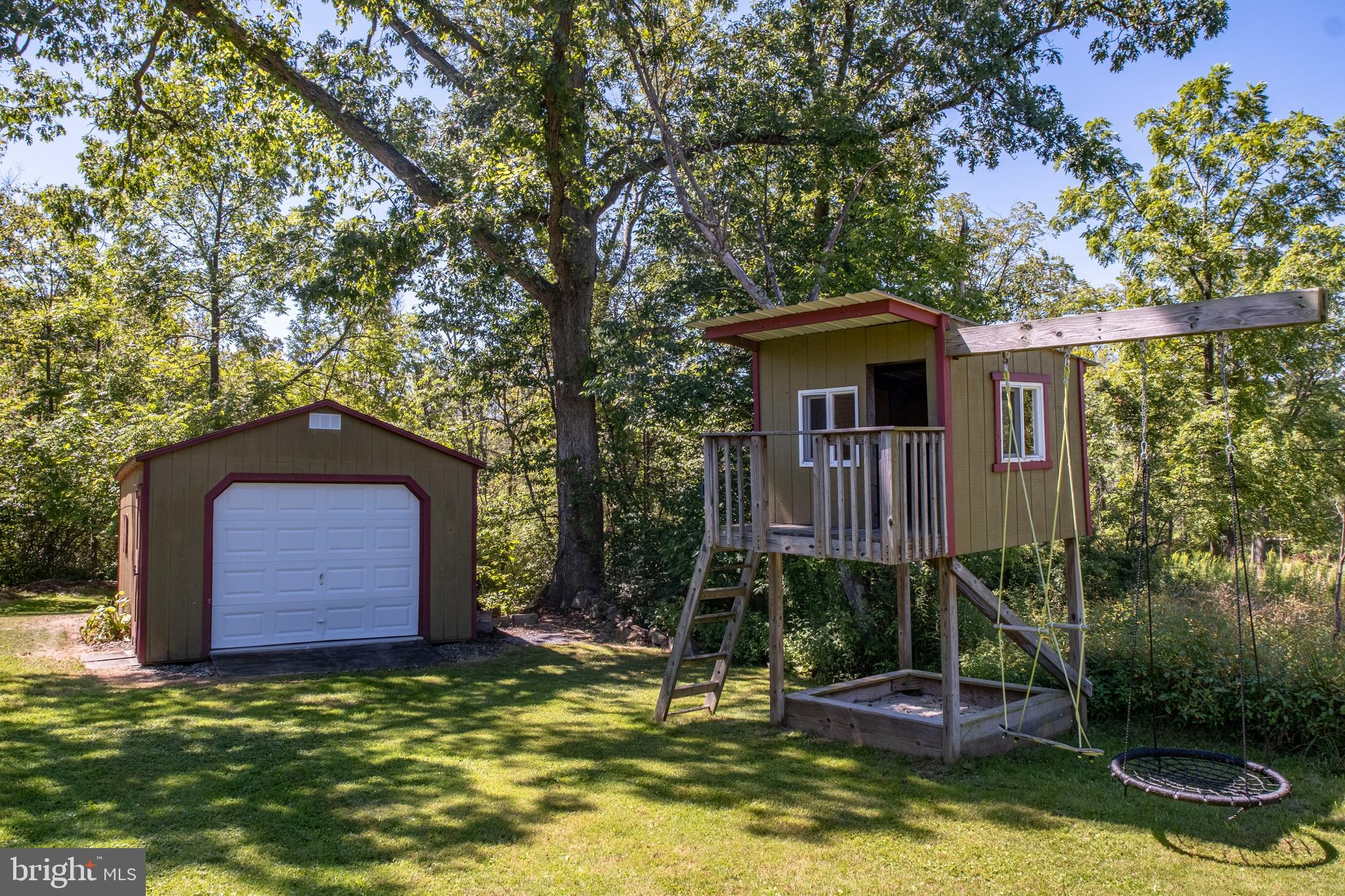 619 N PENNSYLVANIA AVENUE