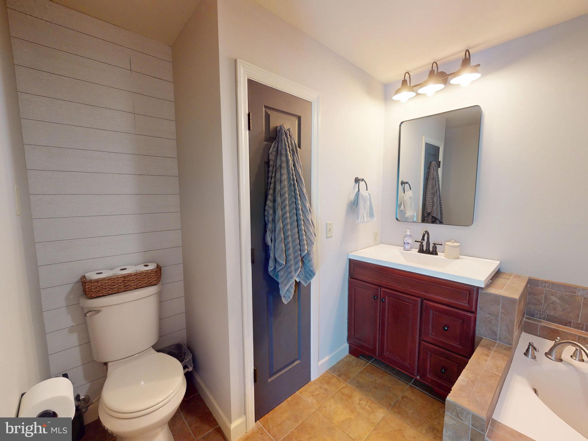 619 N PENNSYLVANIA AVENUE