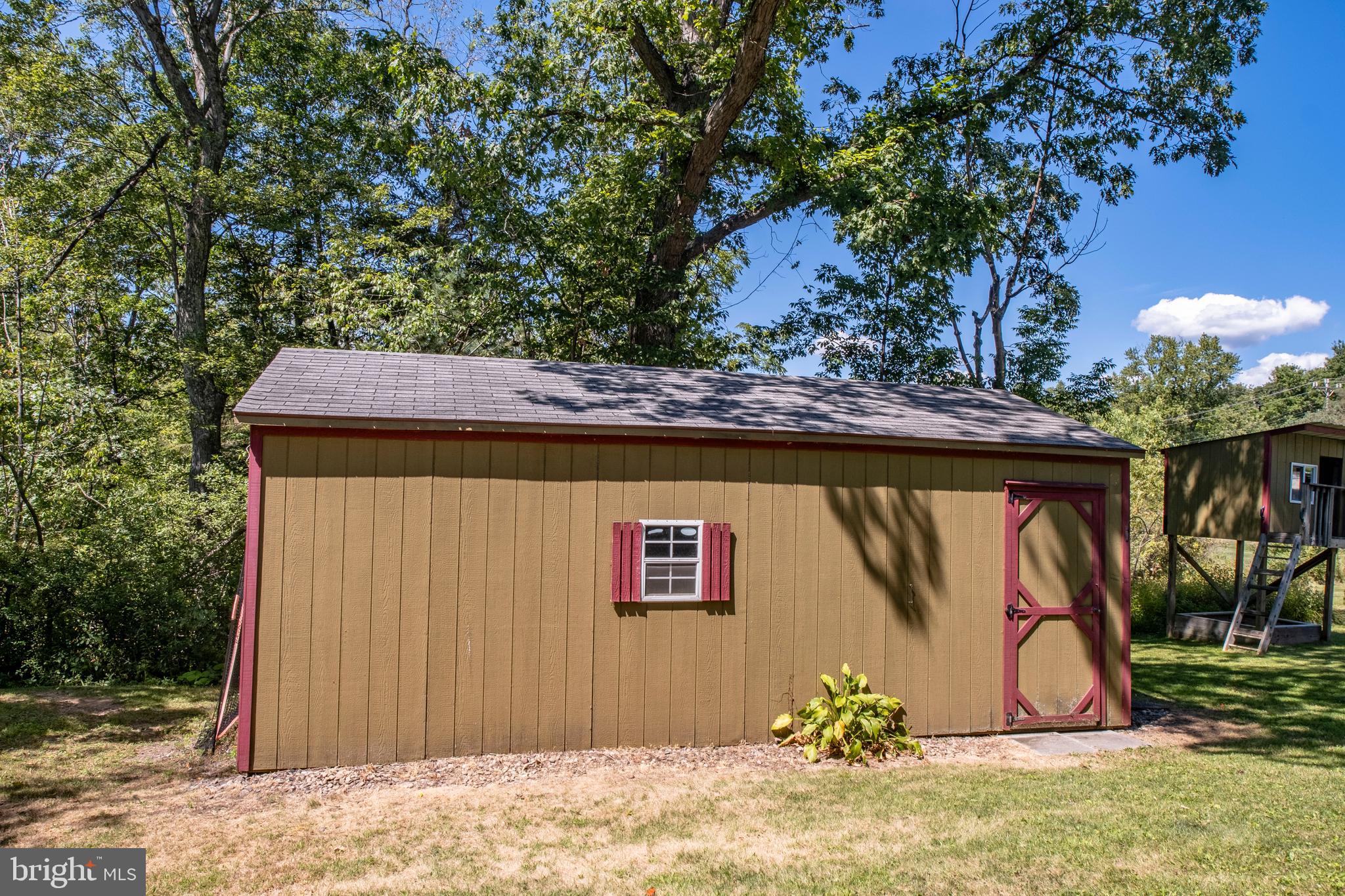 619 N PENNSYLVANIA AVENUE