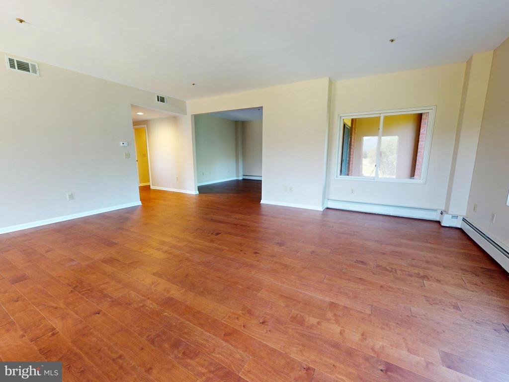 455 WINDMERE DRIVE Unit: LLC