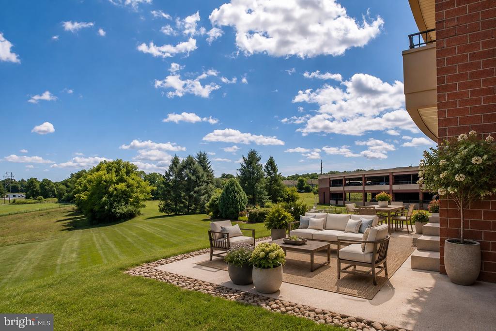 455 WINDMERE DRIVE Unit: LLC