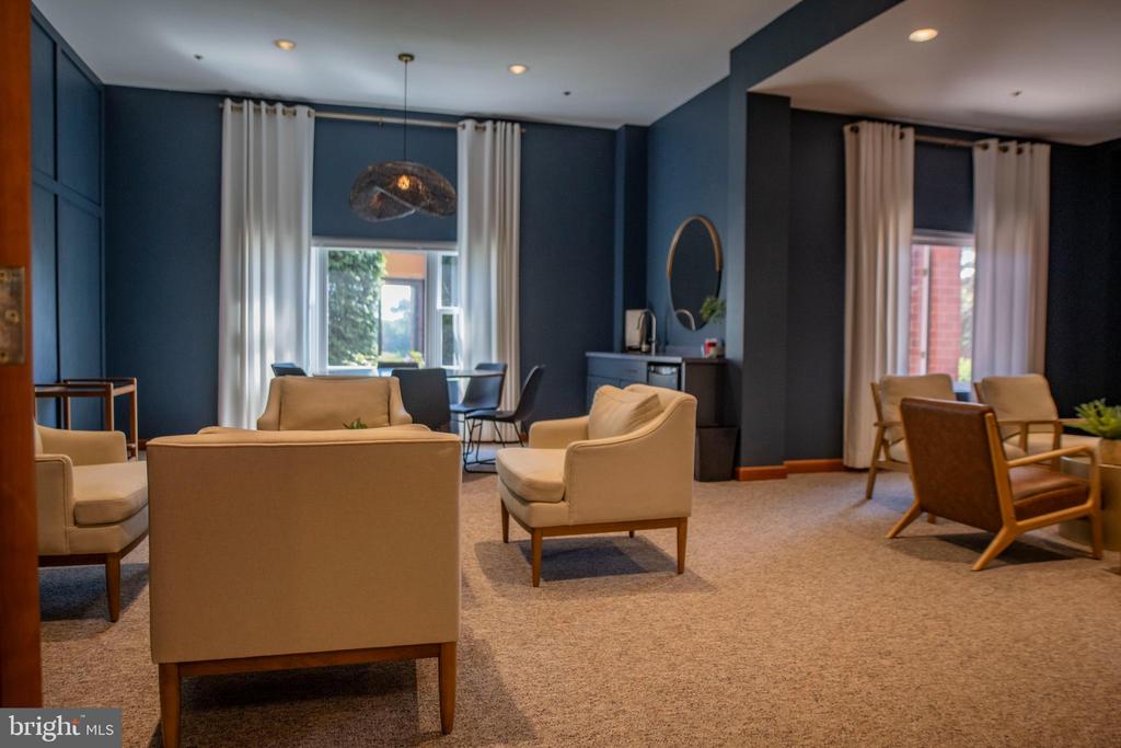 455 WINDMERE DRIVE Unit: LLC