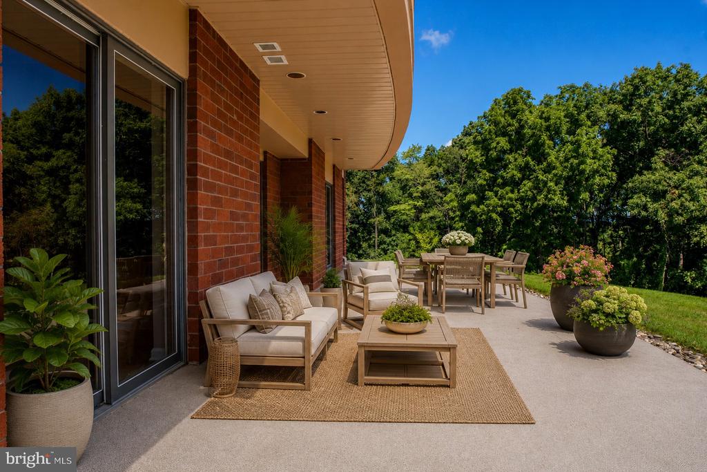 455 WINDMERE DRIVE Unit: LLC