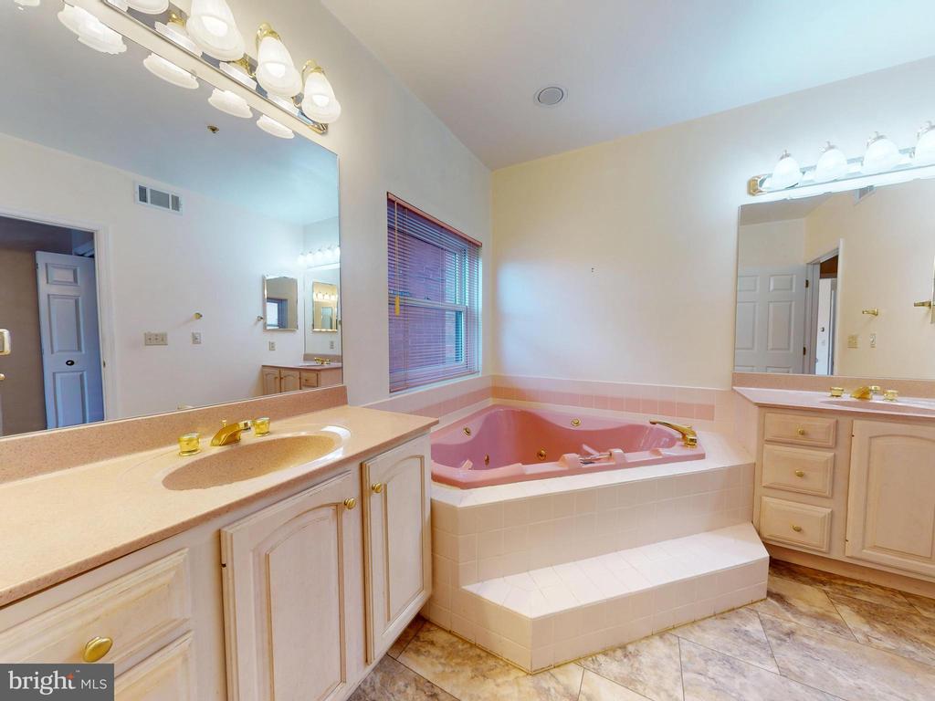 455 WINDMERE DRIVE Unit: LLC