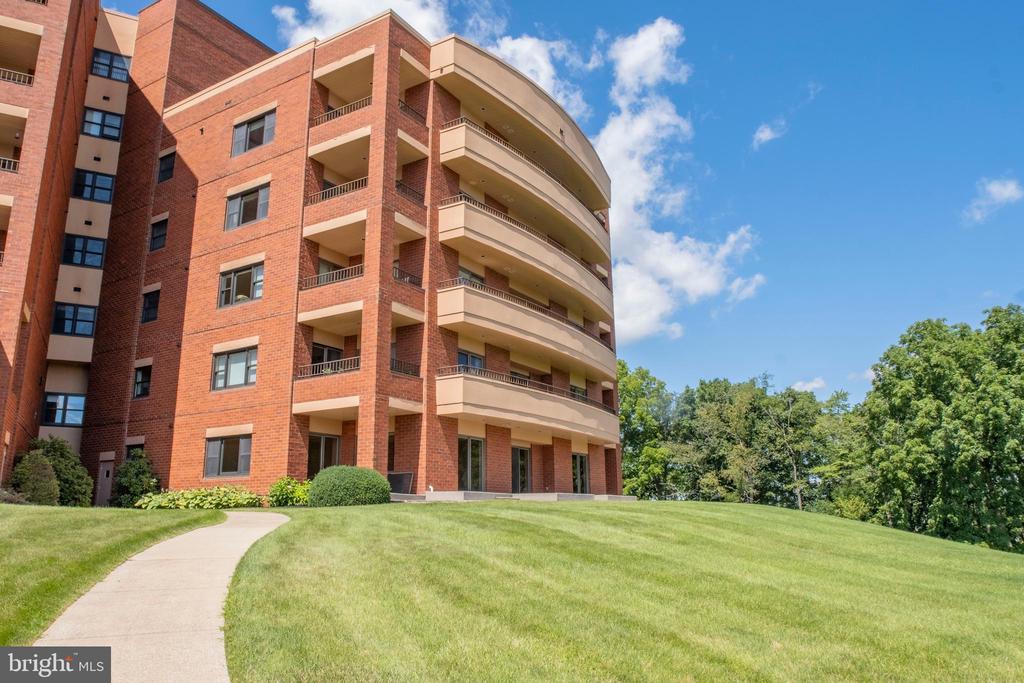 455 WINDMERE DRIVE Unit: LLC