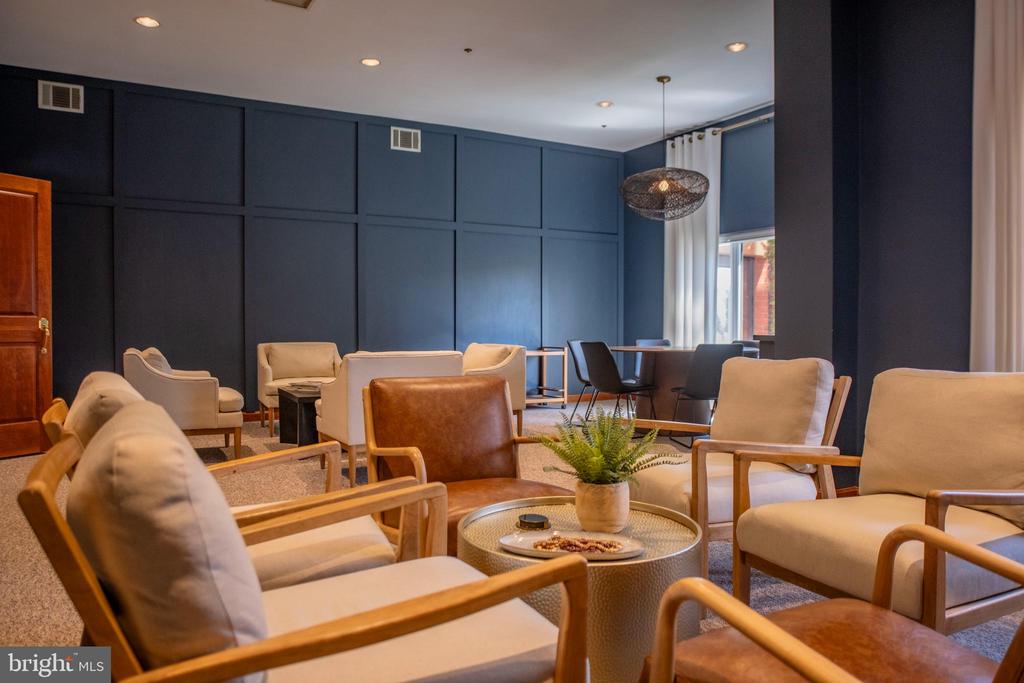 455 WINDMERE DRIVE Unit: LLC